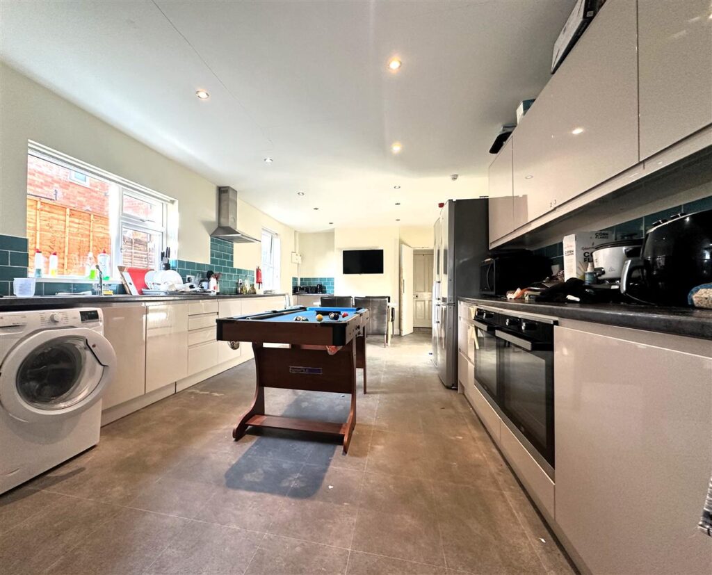 Kitchen I.jpg