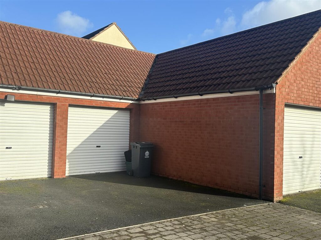 Garage II.jpg
