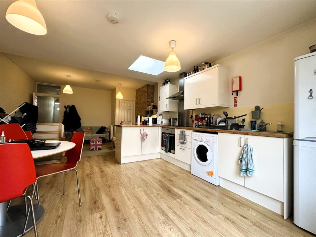 Kitchen II.jpg