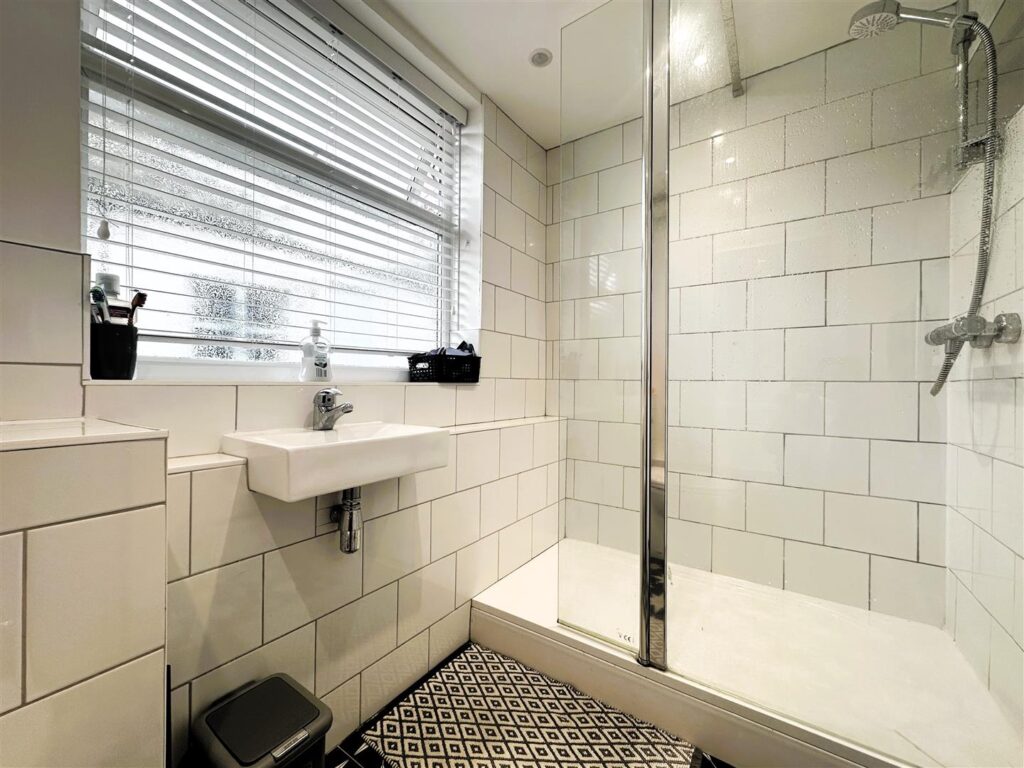 Shower Room II.jpg
