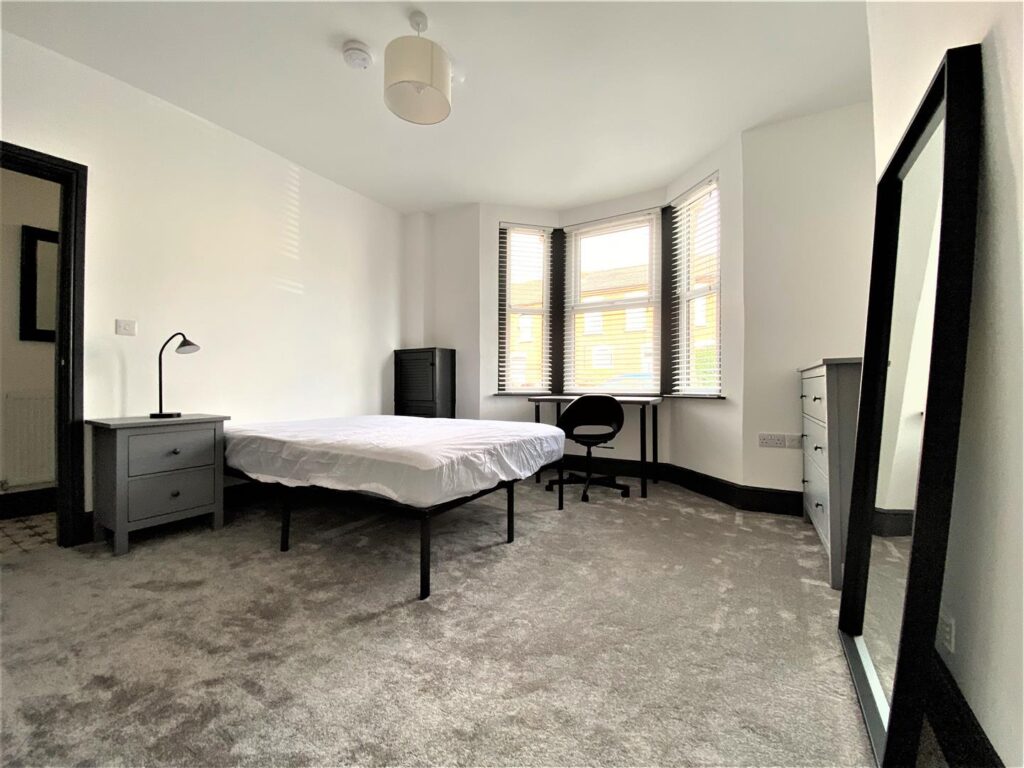 Bedroom1.jpg