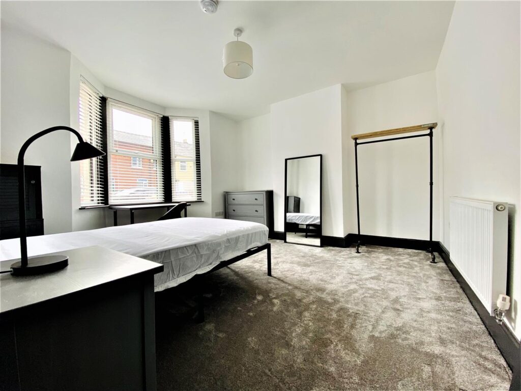 Bedroom1I.jpg