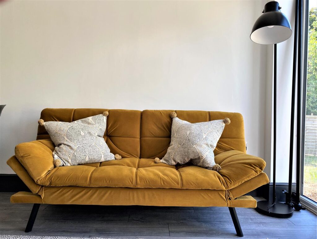 LoungeIV.jpg