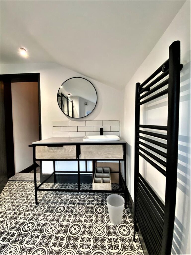 ShowerRoomII.jpg