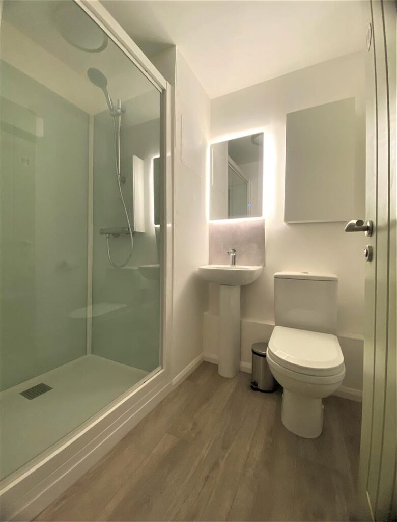 ShowerRoom.jpg